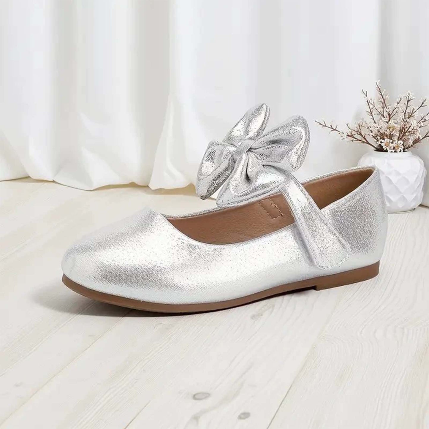 Girls Mary Jane Shoes – Silver Patent Leather Dress Flats with Large Bow, Elegant Princess Shoes for Party, Wedding, Performance