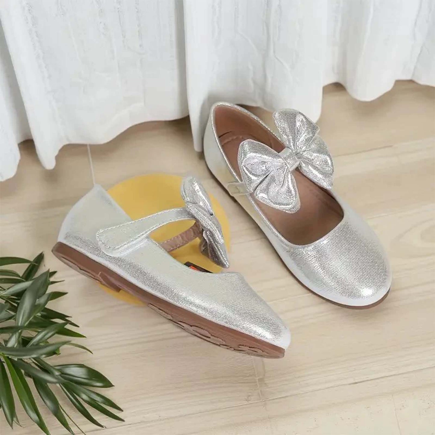 Girls Mary Jane Shoes – Silver Patent Leather Dress Flats with Large Bow, Elegant Princess Shoes for Party, Wedding, Performance