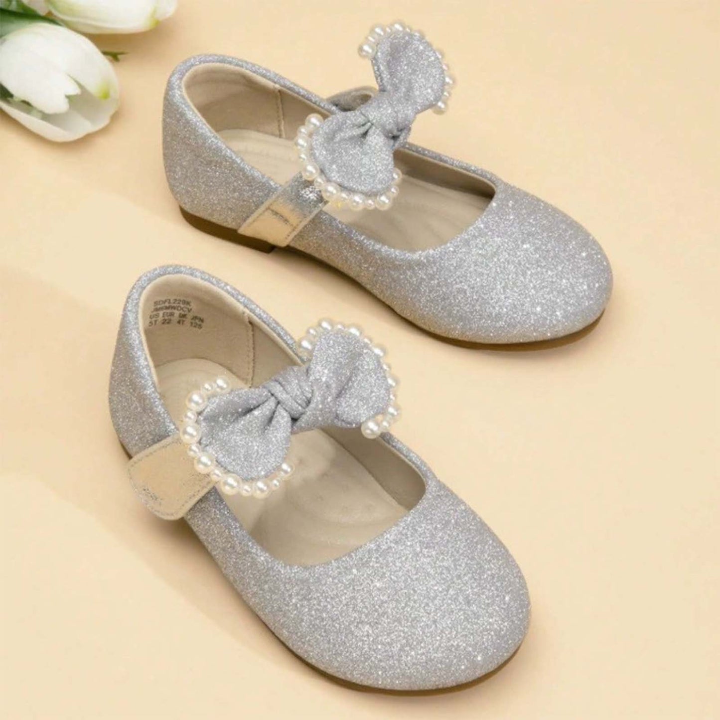 Girls Mary Jane Party Shoes with Glitter Sequins and Pearl Bow – Elegant Silver Gray Dress Shoes with Buckle Strap for Toddler/Little Kids Birthday, Wedding, Performance