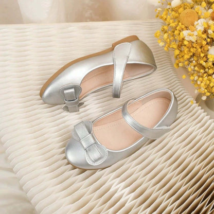 Girls Mary Jane Dress Shoes with Bow – Shiny Silver Leather Toddler/Little Kids Flats with Buckle Strap for Daily Wear and Party Outfits
