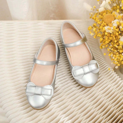 Girls Mary Jane Dress Shoes with Bow – Shiny Silver Leather Toddler/Little Kids Flats with Buckle Strap for Daily Wear and Party Outfits