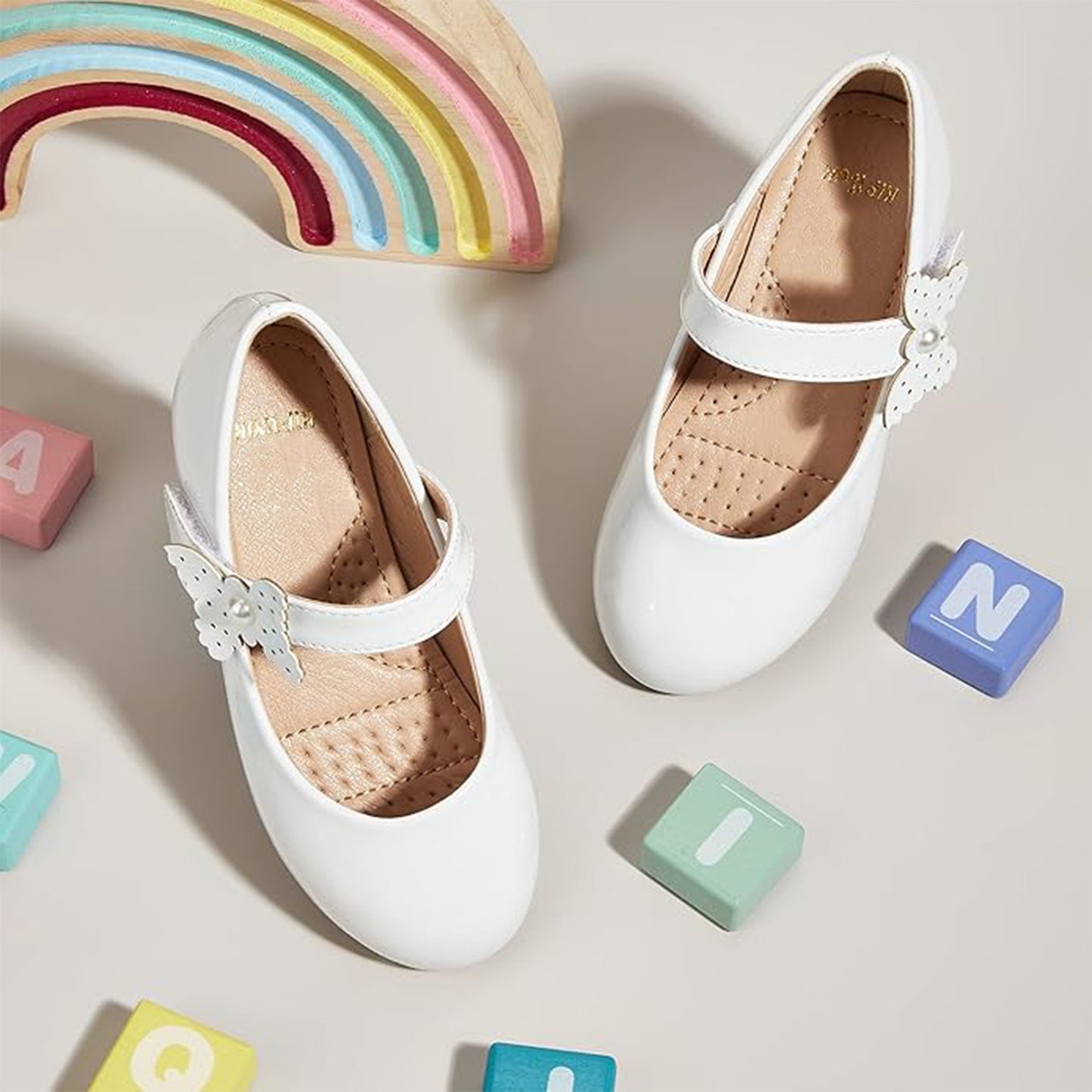 Girls Mary Jane Shoes – White Patent Leather Dress Shoes with Butterfly Pearl Decoration, Low Heel Princess Flats for Party, Daily Wear