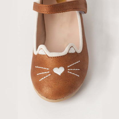 Girls Mary Jane Shoes – Brown Cat Design Flats with Whisker & Heart Detail, Scalloped Trim, Strap Dress Shoes for Daily Wear and Casual Outfits